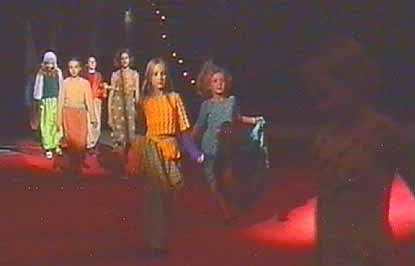 Коллекции Светланы Типатовой
на арене Харьковсого цирка, ПАРОМ-2001, 
theatre of fashion A-NA-NAS